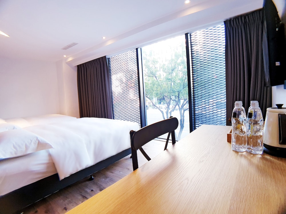 Elite Quadruple Room - Photo 3
