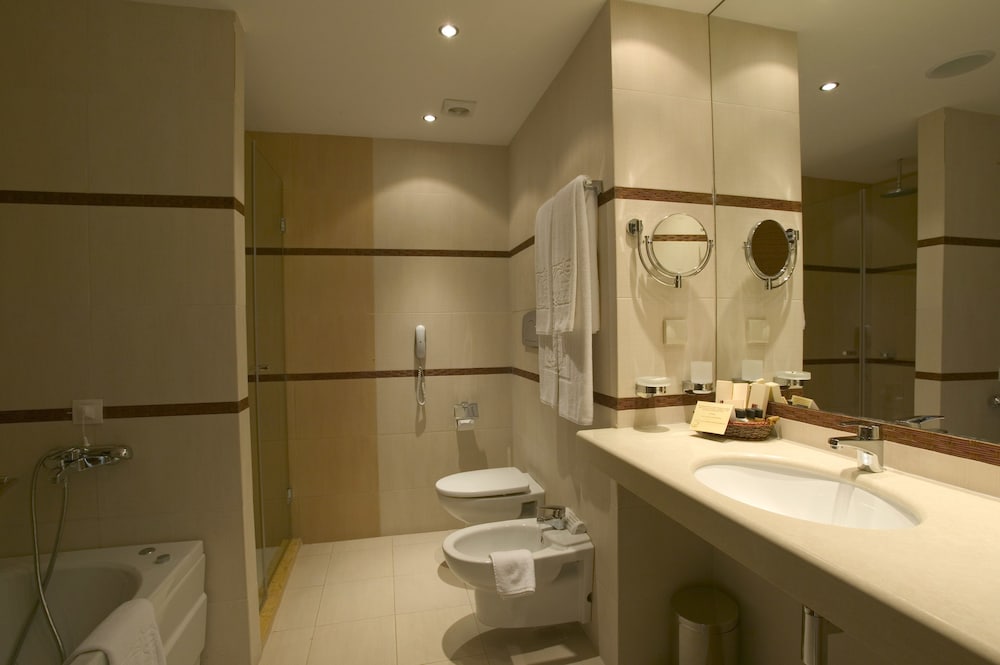 Double or Twin Room, Sea View - Photo 7