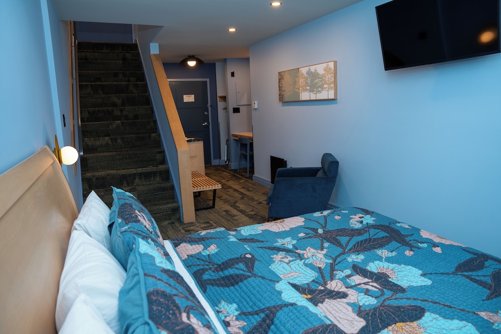 Standard Bi-Level Loft (1 King & 1 Single) photo 1