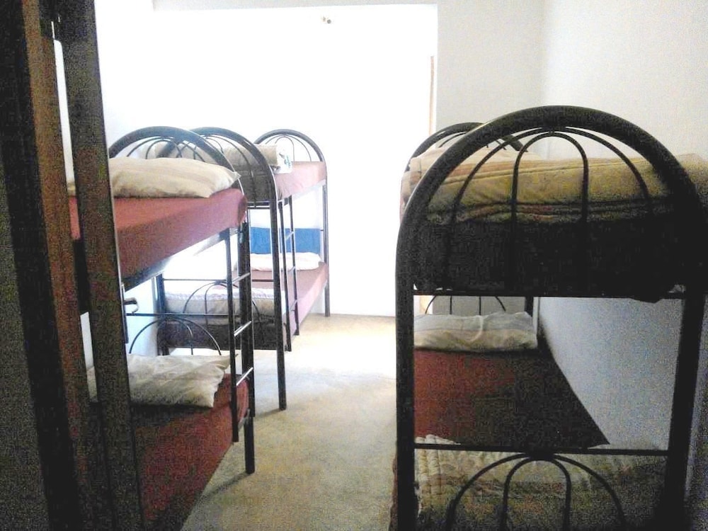 Economy Shared Dormitory, Mixed Dorm, Shared Bathroom photo 1