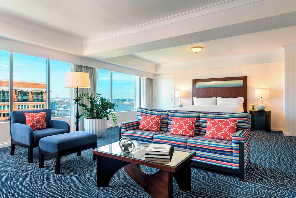 Premium Suite, 1 King Bed with Sofa bed