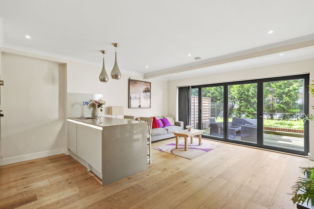 Apartment - Ground Floor photo 1