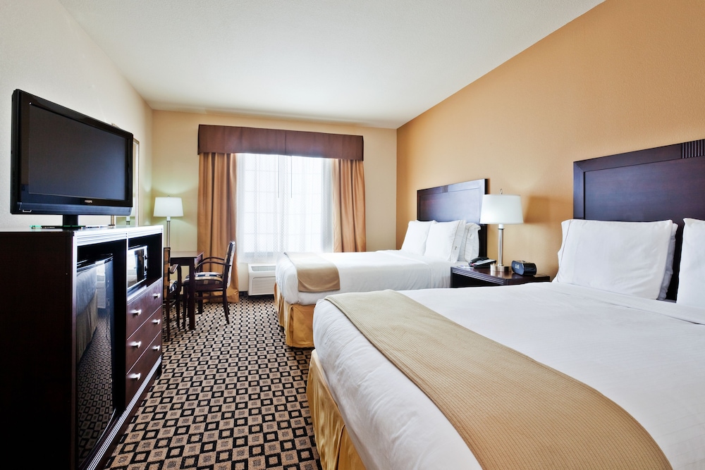 Standard Room, 2 Queen Beds - Photo 1