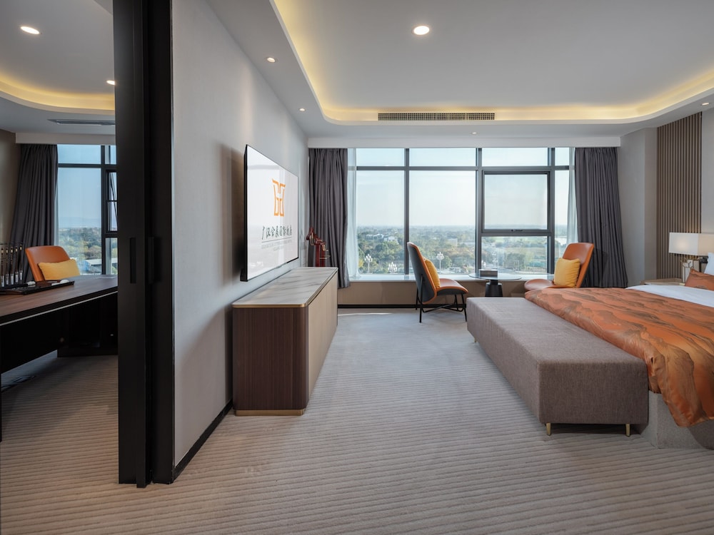 Executive Studio Suite, Park View