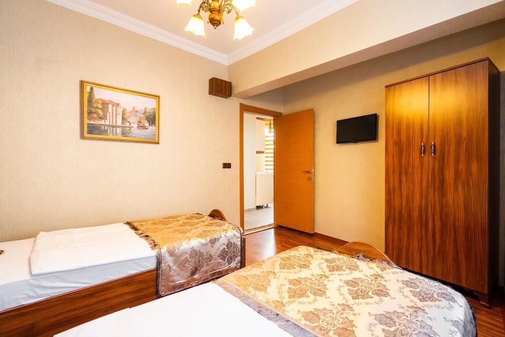 Deluxe Suite photo 3