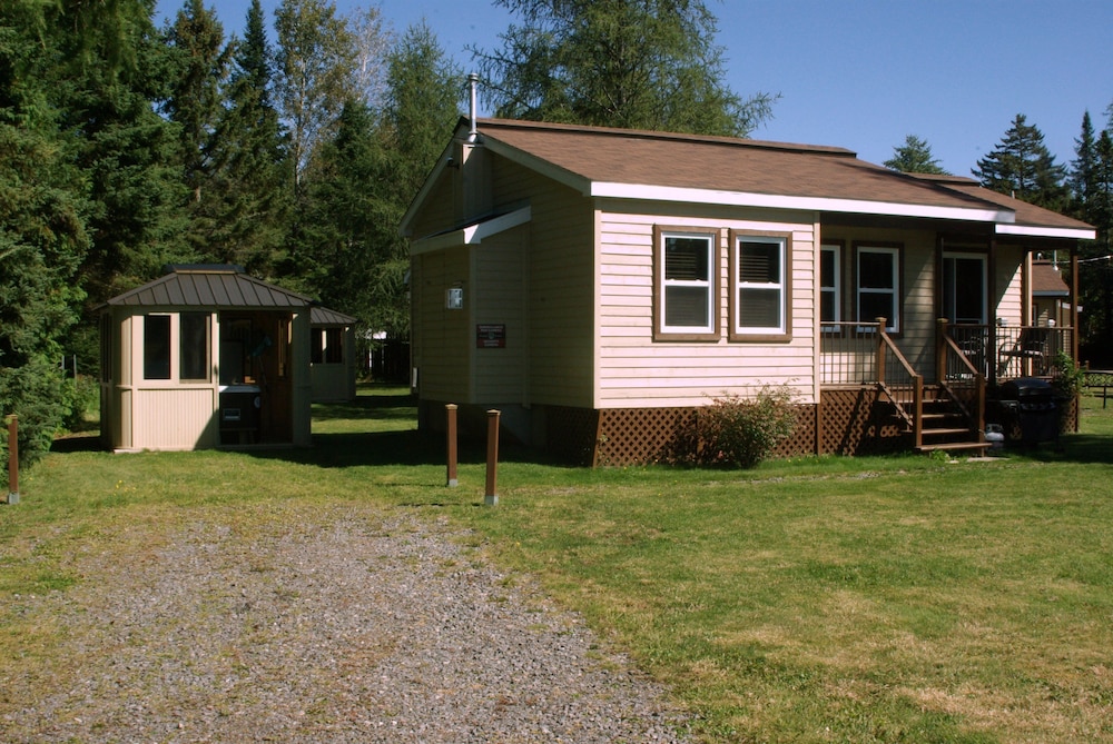Classic Chalet, 2 Bedrooms photo 3