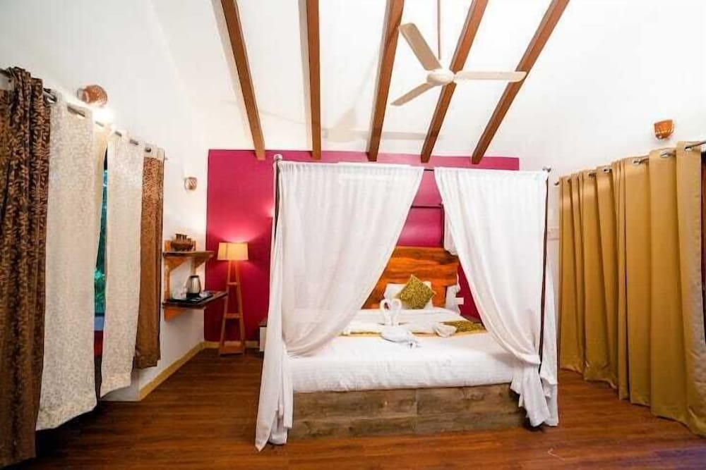 Deluxe Double Room, Garden View