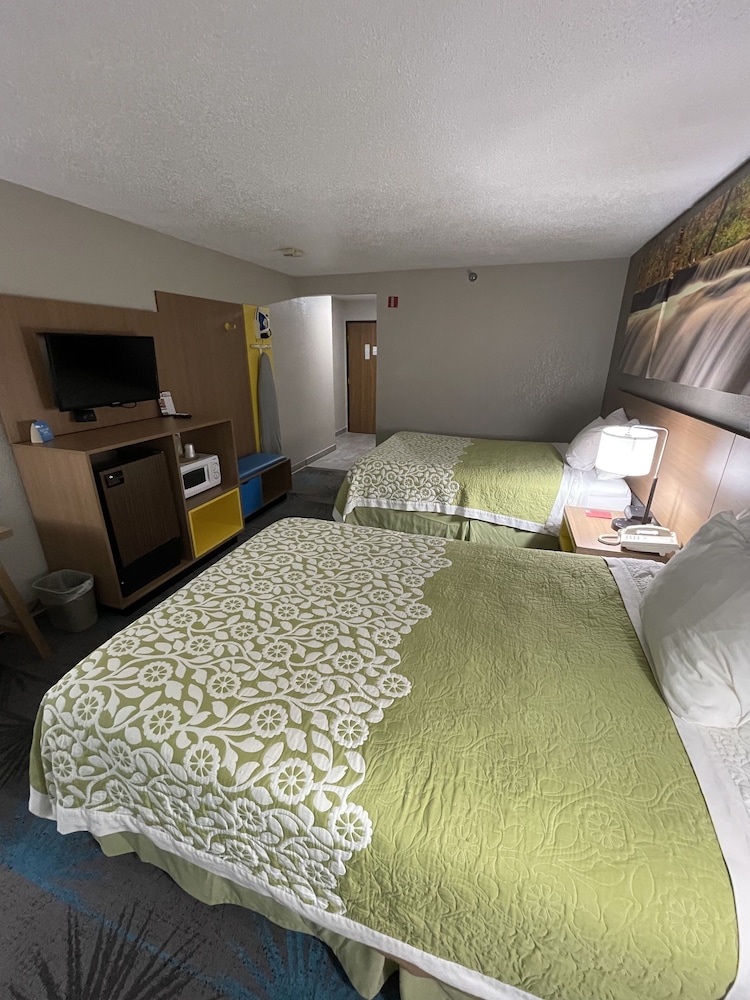 Room, 2 Double Beds, Accessible, Non Smoking (Mobility) - Photo 2