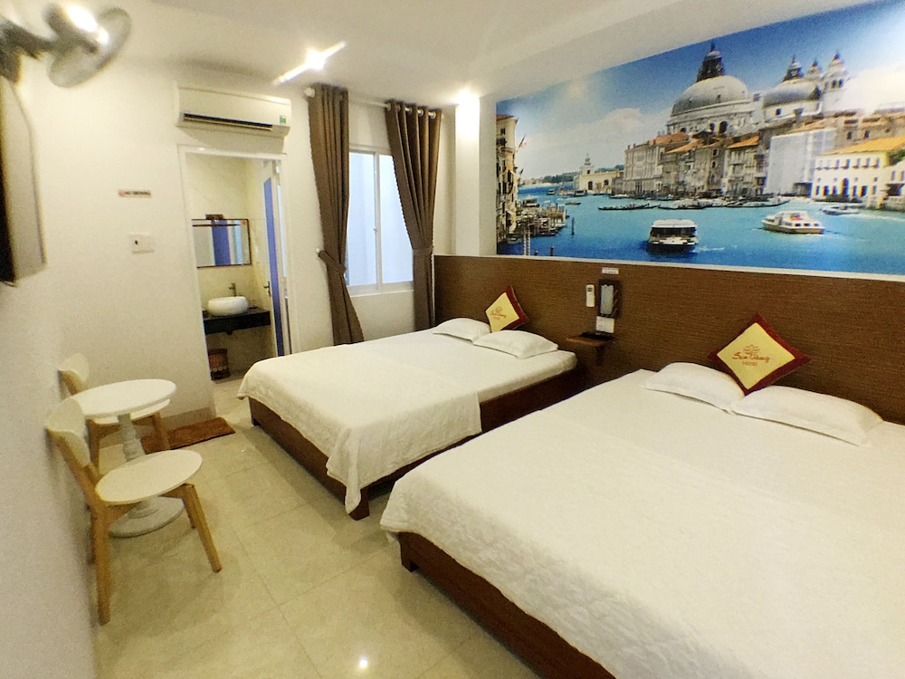 Superior Twin Room, 2 Queen Beds photo 1