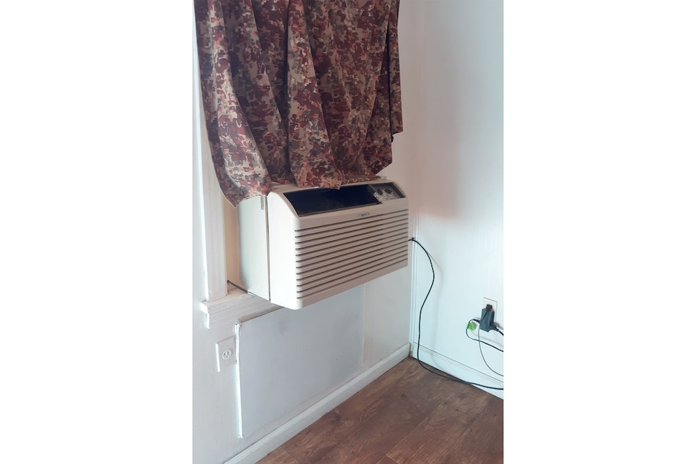 Room, 1 Double Bed, Non Smoking - Photo 5