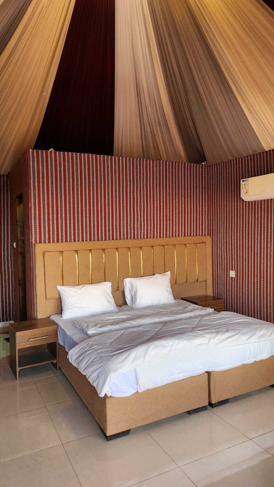 Deluxe Tent - Photo 10