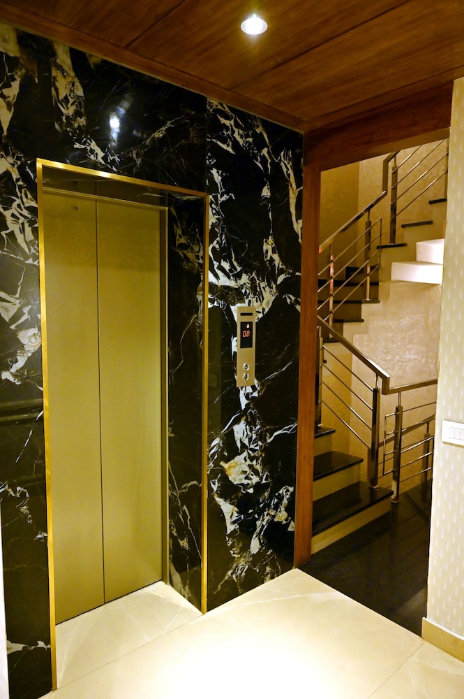 Premium Room - Photo 14