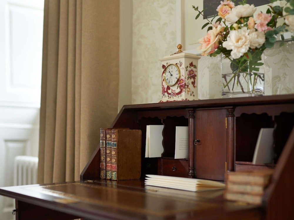 Fairmont Rose Garden Suite - Photo 11