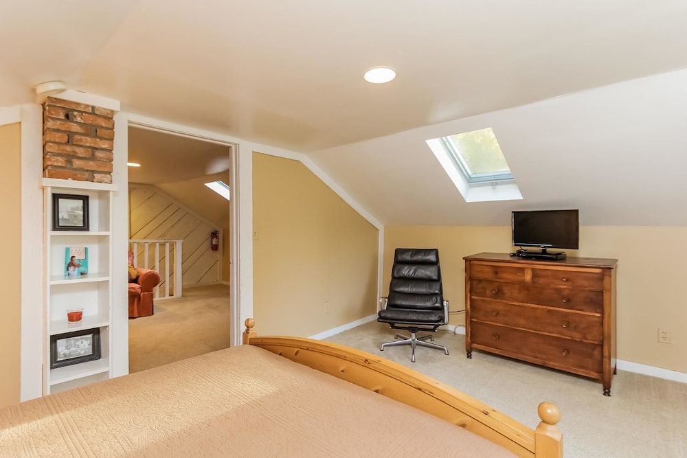 Duplex, 1 Bedroom photo 2