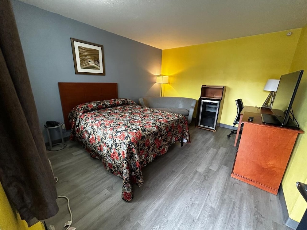 Room, 1 Queen Bed, Non Smoking - Photo 1