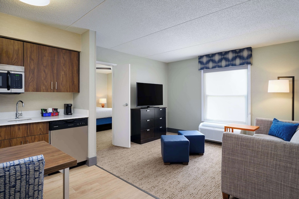 Suite, 1 King Bed, Kitchen, Non-Smoking - Photo 3