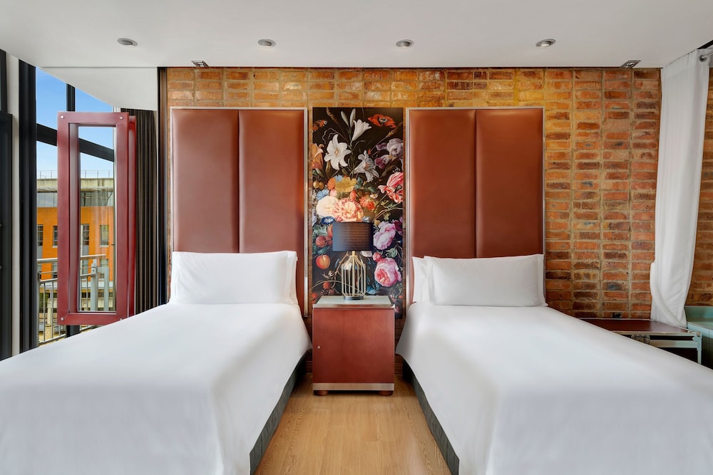 Deluxe Room, 2 Twin Beds - Photo 6