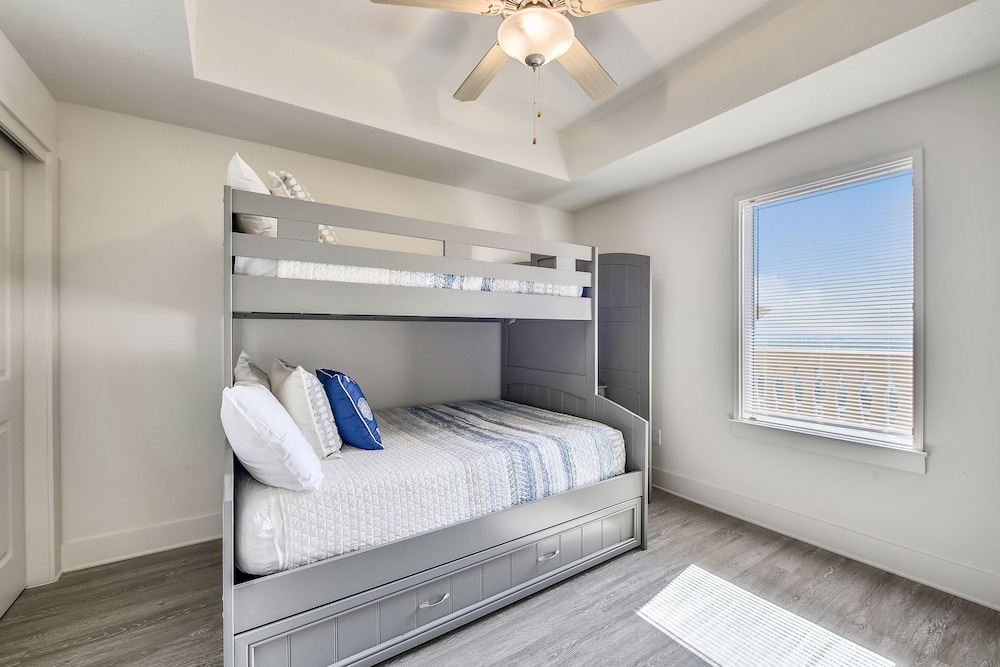 Condo, 3 Bedrooms, Balcony, Ocean View (1101-3) photo 3
