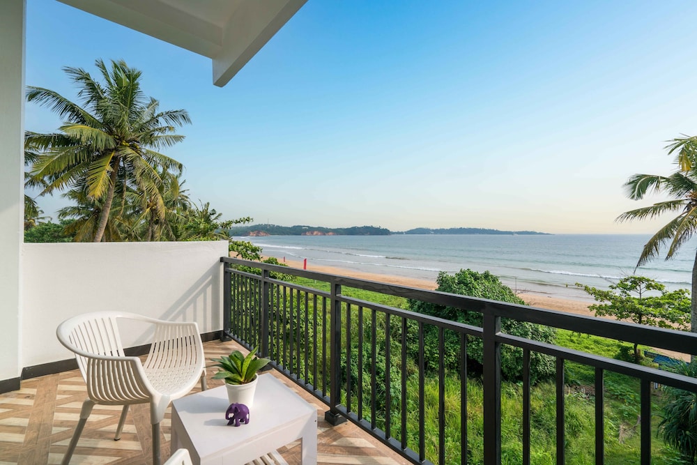 Deluxe Double Room, Oceanfront - Photo 6