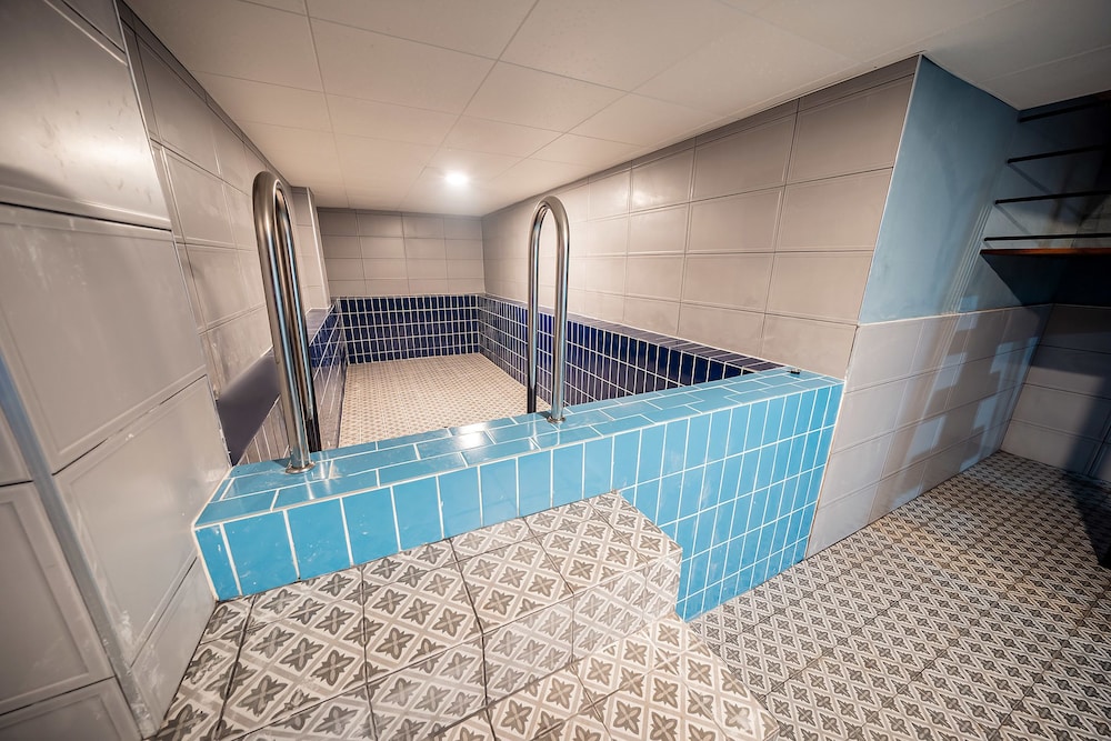 Room (Spa A) - Photo 8