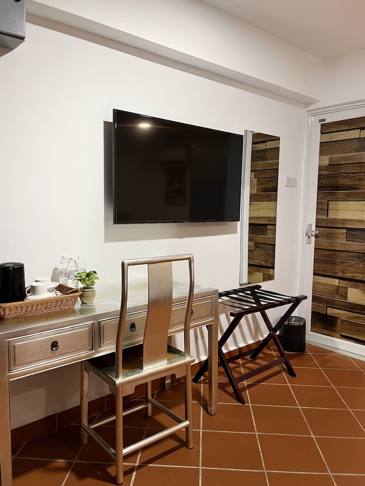 Suite - Photo 2