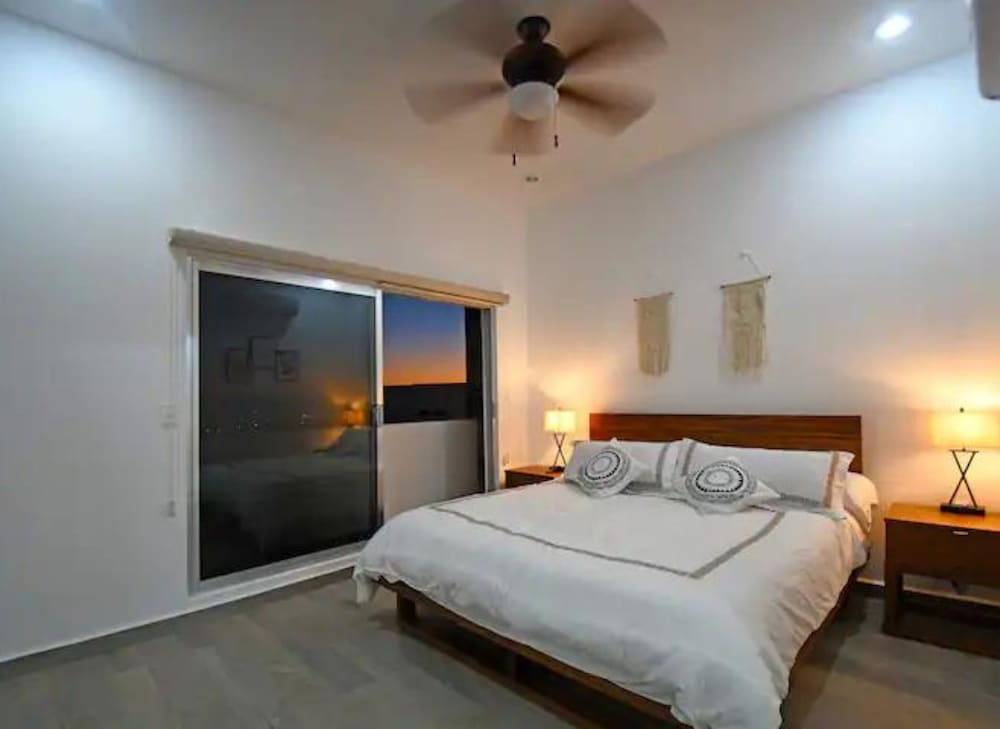 Basic House photo 2