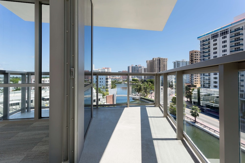 Room, 2 Queen Beds, Mobility Accessible, Balcony