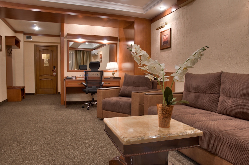 Suite, 1 Bedroom photo 3