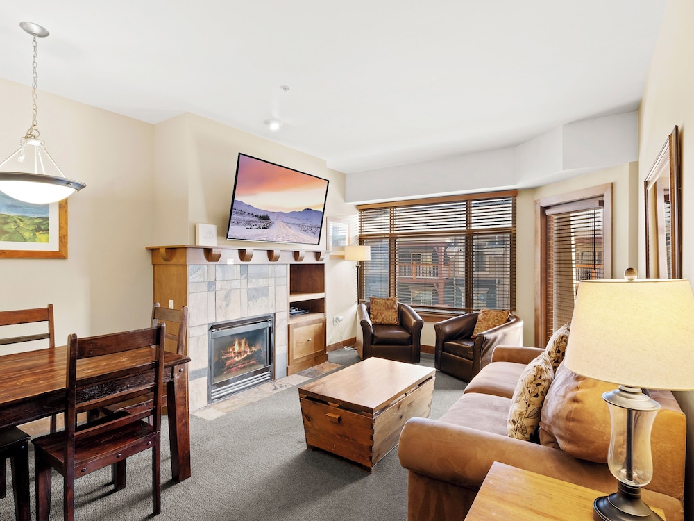 1-Bedroom Condominium - Queen photo 1