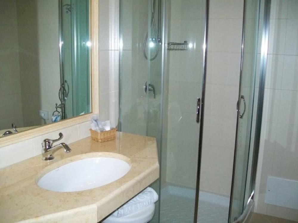 Standard Quadruple Room - Photo 4