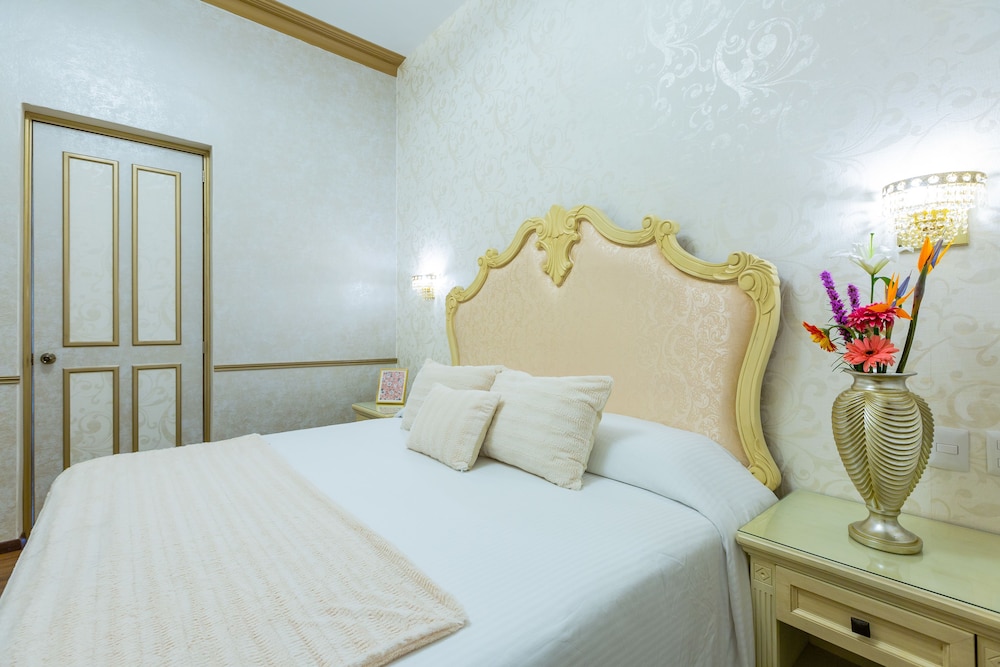 Master Suite, 1 King Bed photo 2