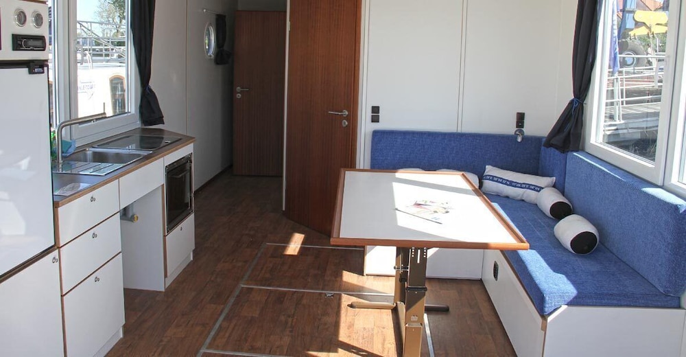 Mobile Home photo 1