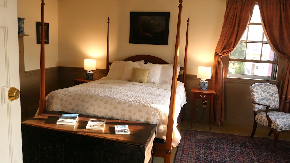 Deluxe Double Room, 1 Queen Bed, Private Bathroom, Sea View