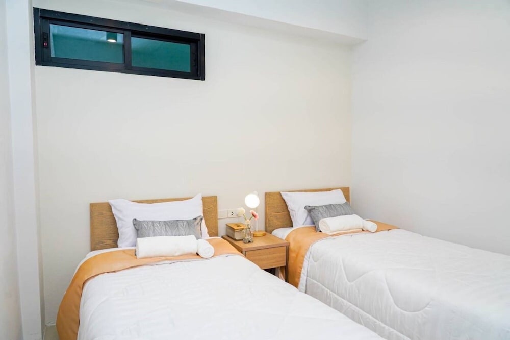 Deluxe Twin Room photo 2