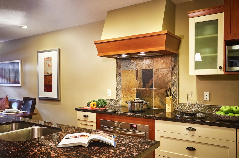 One Bedroom Suite - Photo 7
