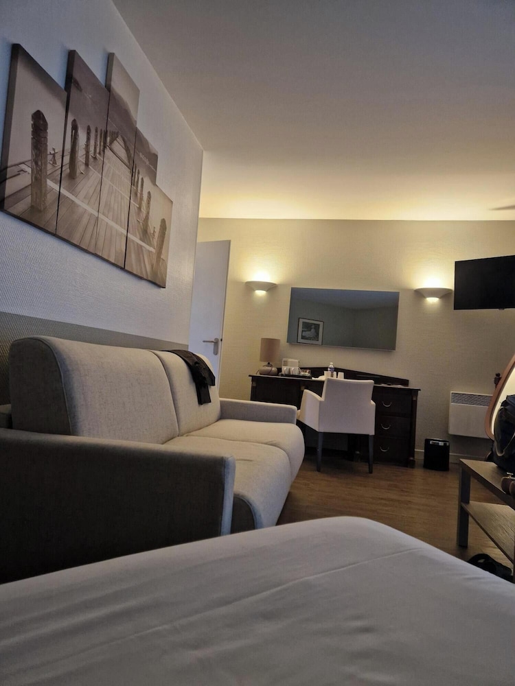 Family Room, 1 Queen Bed, Non Smoking, Terrace (with Sofabed) - Photo 11