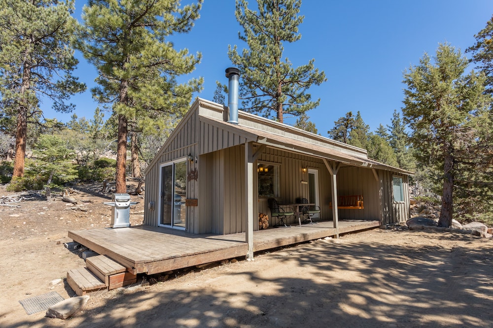 Deluxe Cabin, Ensuite, Mountain View (Ironwood) photo 2