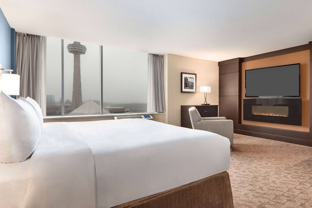 Presidential Suite, 1 King Bed, Non Smoking, Jetted Tub photo 1
