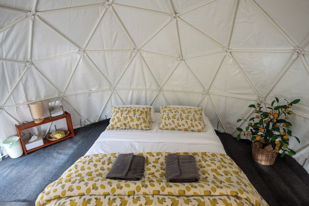 Comfort Tent, 1 Queen Bed, Non Smoking, Garden View photo 3
