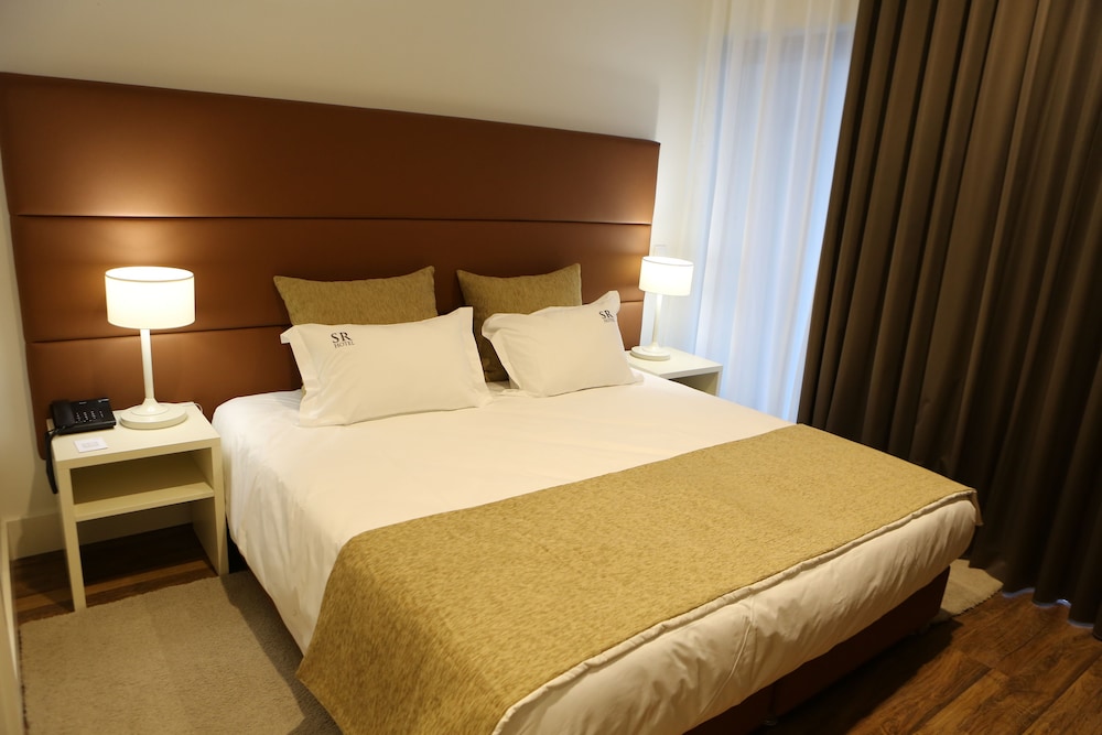 Double or Twin Room, Kitchenette, Balcony - Photo 1