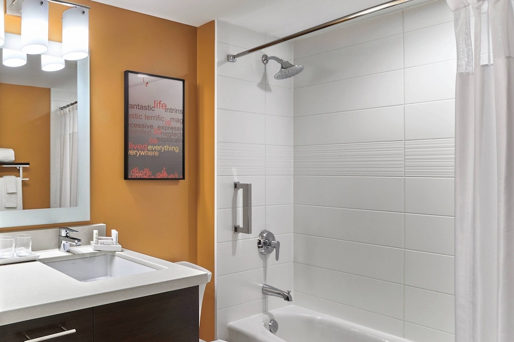 Signature Studio, 2 Queen Beds - Photo 8
