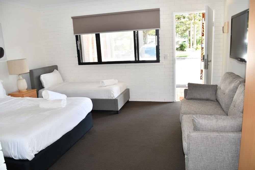 Lakeside Accessible Queen Single Room - Photo 3