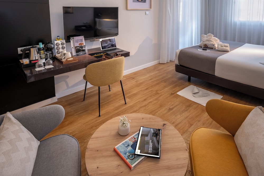Hotel SERHS Rivoli Rambla - Photo 180