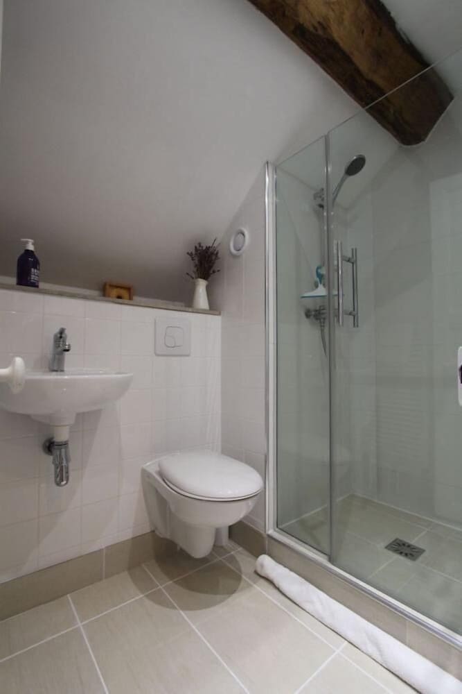 Superior Double Room, Shared Bathroom (Flavigny) photo 2