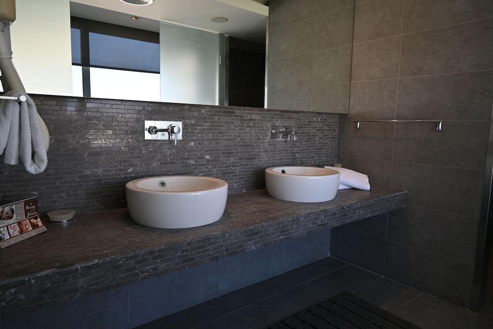 Penthouse Suite - Photo 2