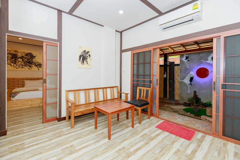 Deluxe Triple Room - Photo 11