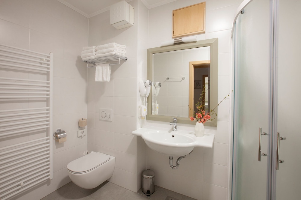 Superior Double or Twin Room, Balcony - Photo 17