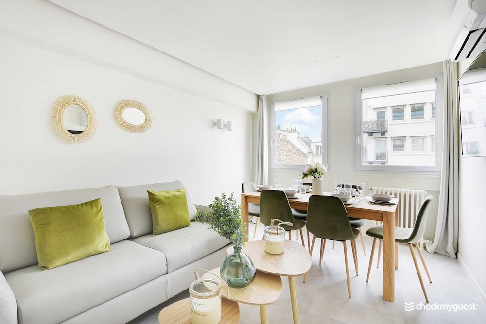 Apartment photo 2