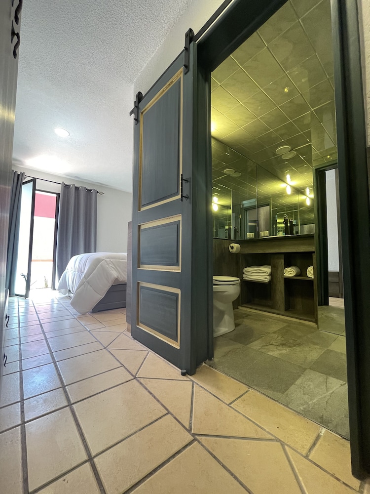 Basic Room photo 2