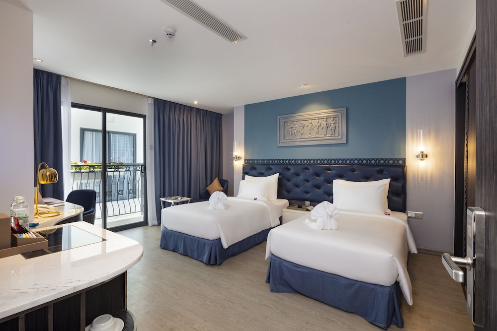 Junior Double or Twin Room, Balcony, City View - Photo 5